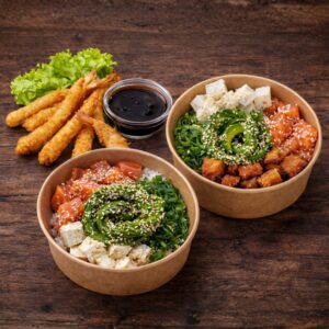 Combo gohan con bowls de salmón, arroz y acompañamientos, cocina marina Crudo Crudo